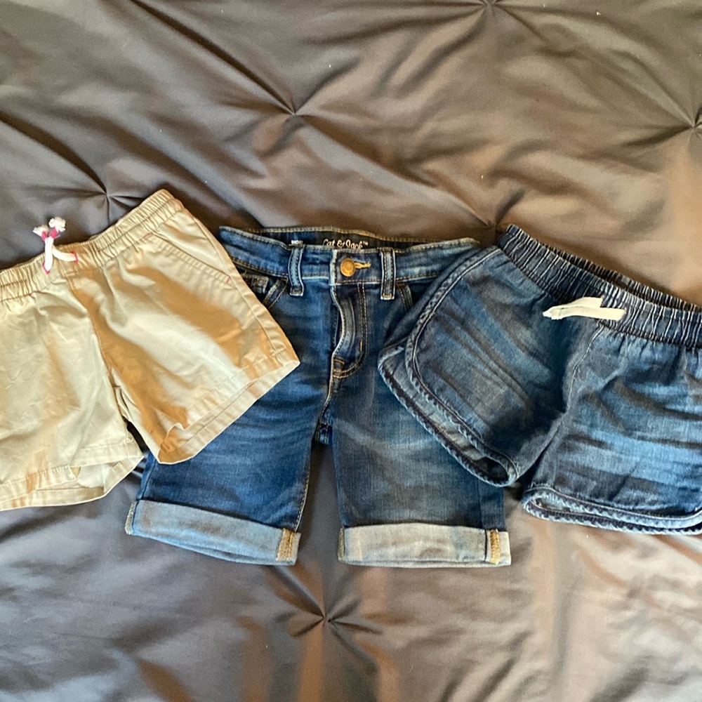 Girls size 4 cat and Jack shorts bundle of 3